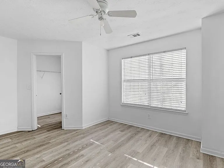 305 Nunnally Dr — Photo 37