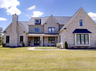 285 Cedar Crest Cv, Byhalia, MS 38611