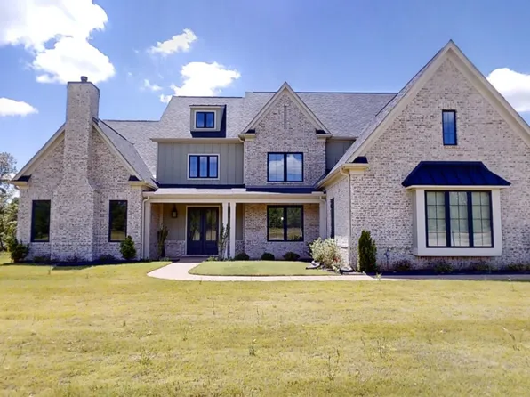 285 Cedar Crest Cv, Byhalia, MS 38611