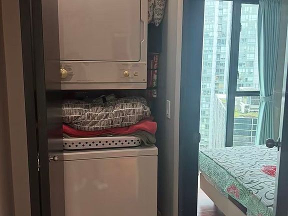 2nd image of 1331 Georgia St W #2202