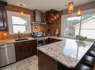 4729 N Hollywood Ave, Whitefish Bay, WI 53211