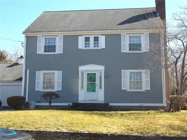 12 Gardner Ave, North Providence, RI 02911