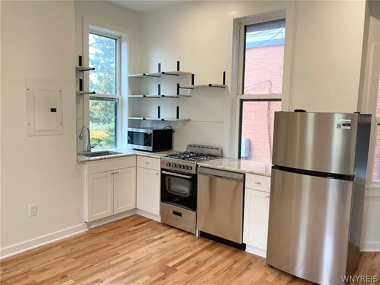 56 Trinity Pl #2 — Photo 3