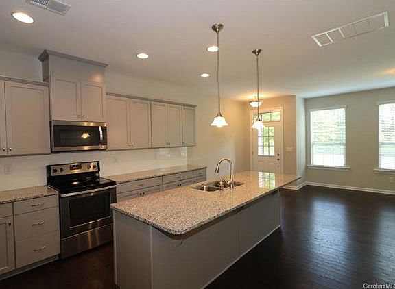 3rd image of 6858 Berewick Commons Pkwy #39