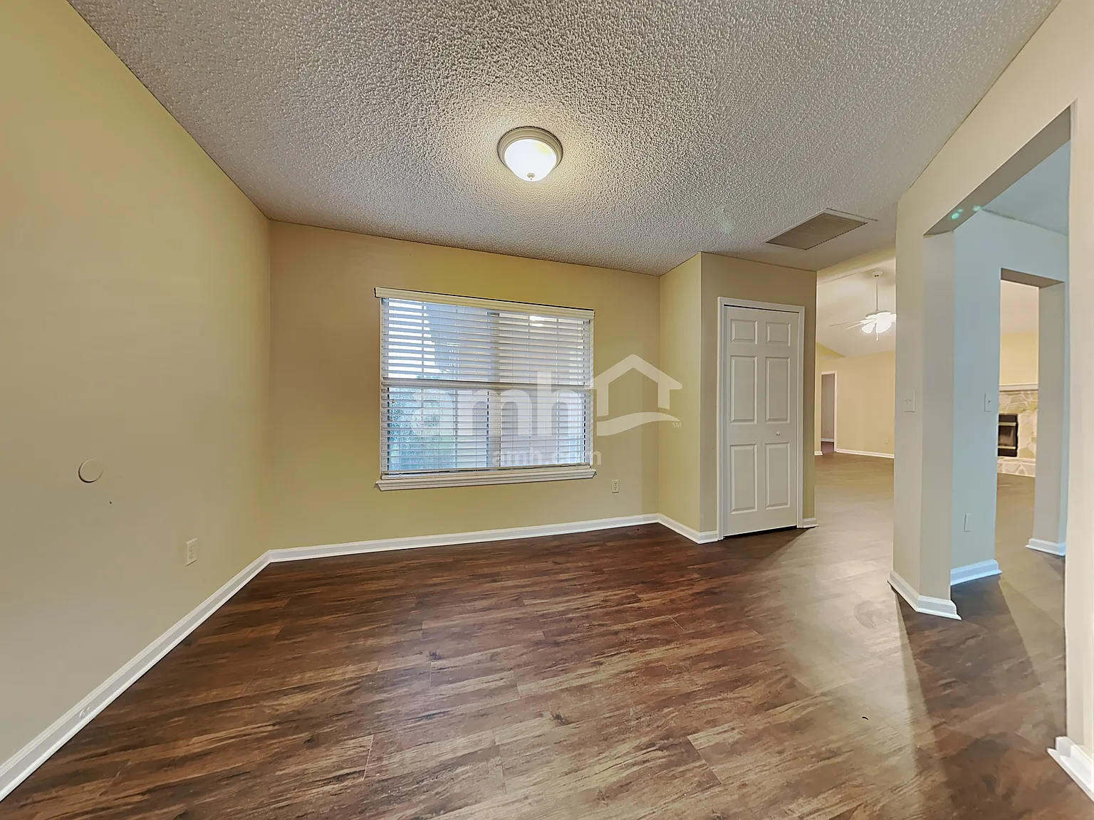 3 bed, 2.0 bath, 1776 sqft, $2,410 — Photo 4