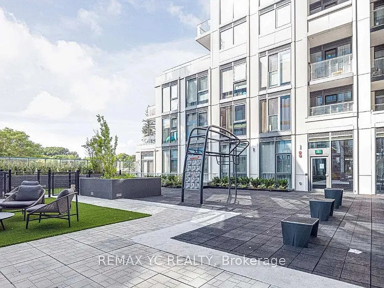 2020 Bathurst St #721 — Photo 16