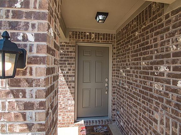 3rd image of 1630 Alamandine Ave