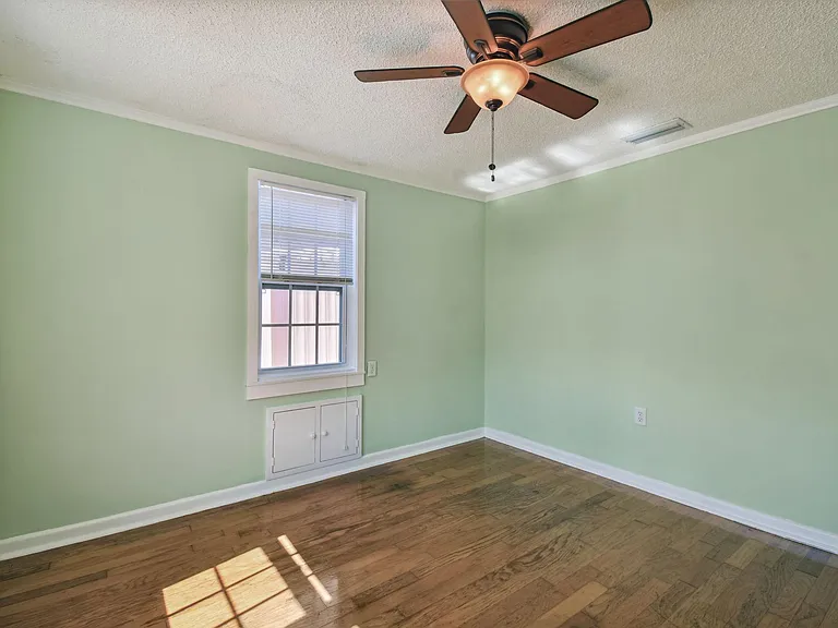 208 Union St — Photo 18