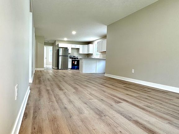 3rd image of 609 Amity Ave #1