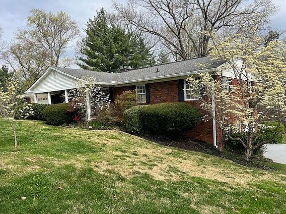 3rd image of 2387 Warren Dr