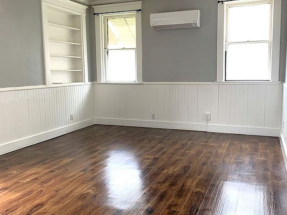 5th image of 659 Swan St #2