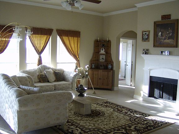 3rd image of 364 Alexander Ln