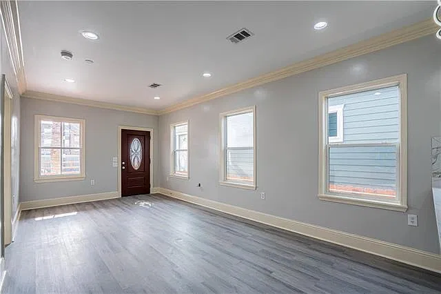 3 bed, 2.0 bath, 1251 sqft, $2,400 — Photo 4