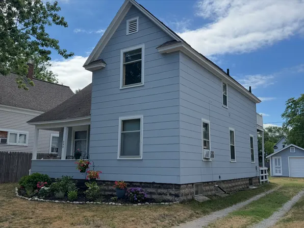 202 W 17th St #1/2, Holland, MI 49423