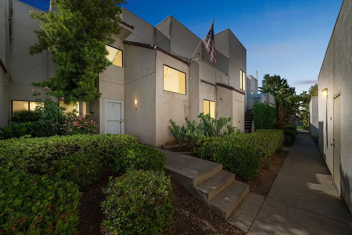 Building Photo - 14500 Las Palmas Dr #54