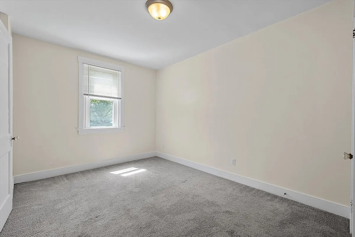 915 Chartiers Avenue, Apartments - Apt 2 — Photo 3