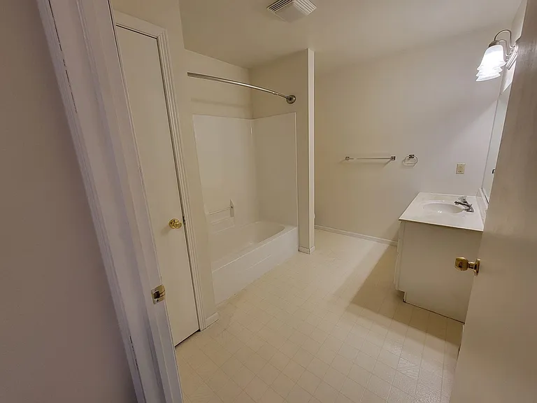 1008 Dutchman Dr — Photo 21