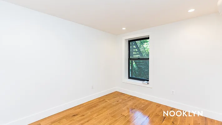 Rented by Nooklyn NYC LLC | media 30