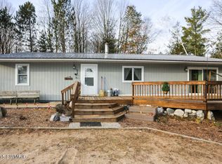 2131 E Harp St, White Cloud, MI 49349