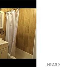4th image of 2322 Matthews Ave #2