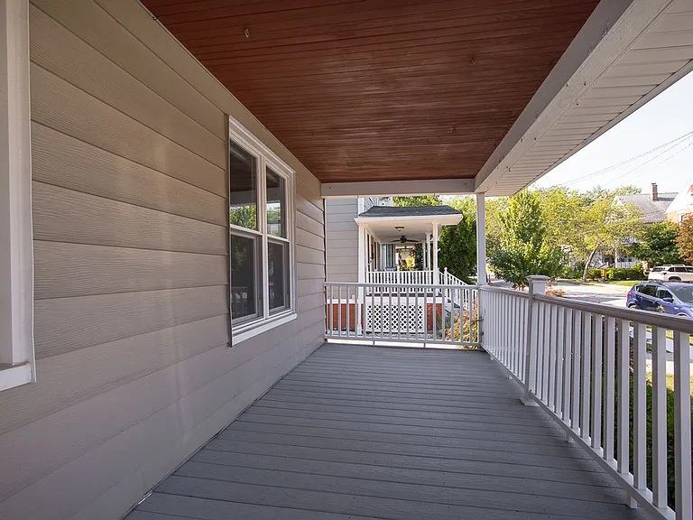1487 Roycroft Ave — Photo 11