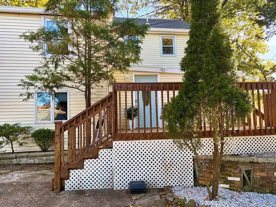 3 Weir St
