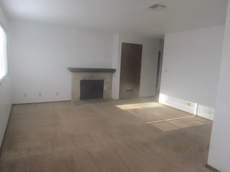 2722 Johnson Ave NW — Photo 5