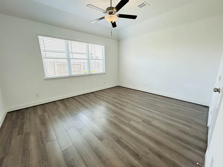 749 Lake Lacosta Dr — Photo 16