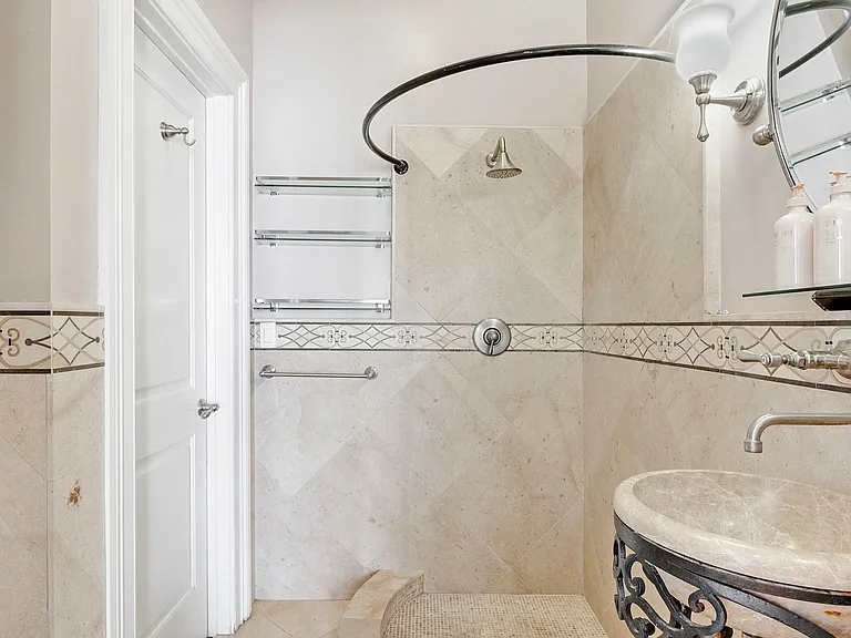 Bedroom 2 Ensuite Bathroom