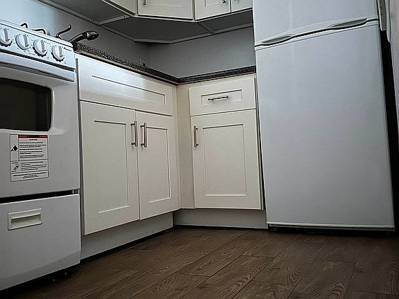 3rd image of 307 E 89th St APT 4B
