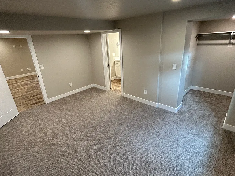 618 W Regent Garden Ln — Photo 9
