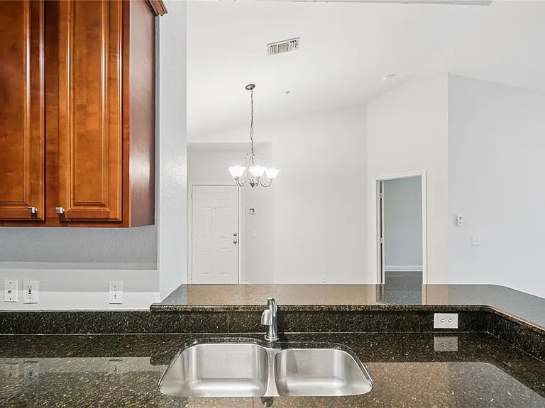 2729 Maitland Crossing Way #304 — Photo 4