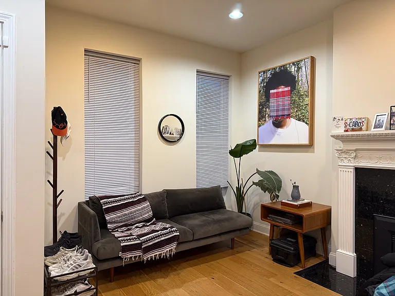1614 N Caroline St — Photo 2