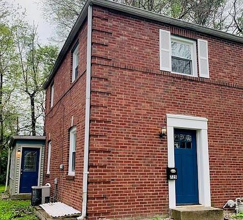 2nd image of 725 Clarendon Pl