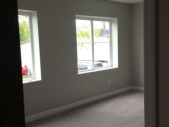4th image of 229 Main St Ste 3