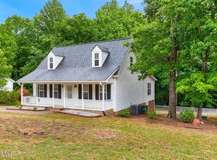 98 Starcroft Dr, Fuquay Varina, NC 27526