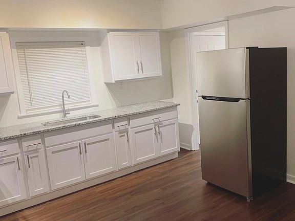 3rd image of 1504 Leckie St #1