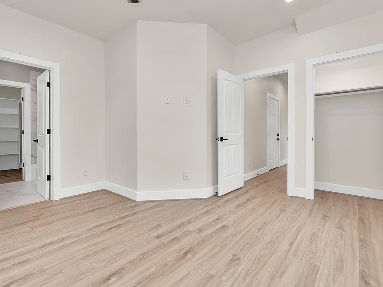 2404 Brailsfort St — Photo 12