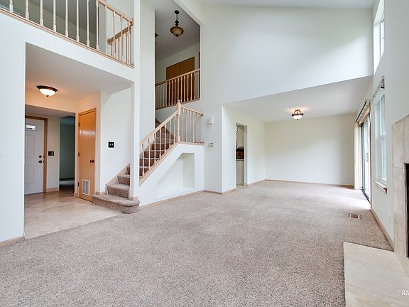 5th image of 157 Stirling Ln #157
