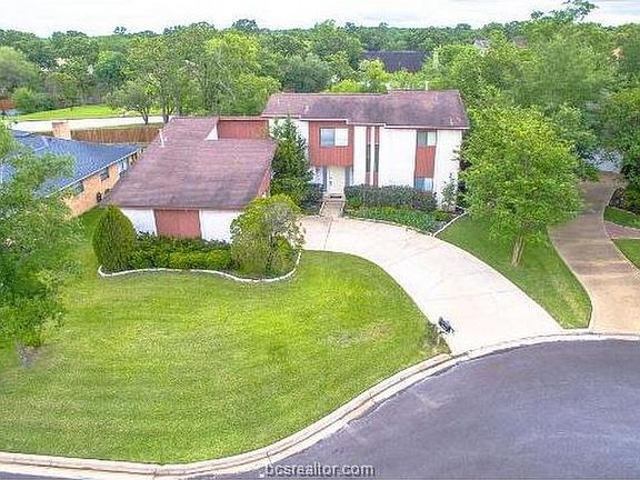 2nd image of 1704 Briar Rose Ct