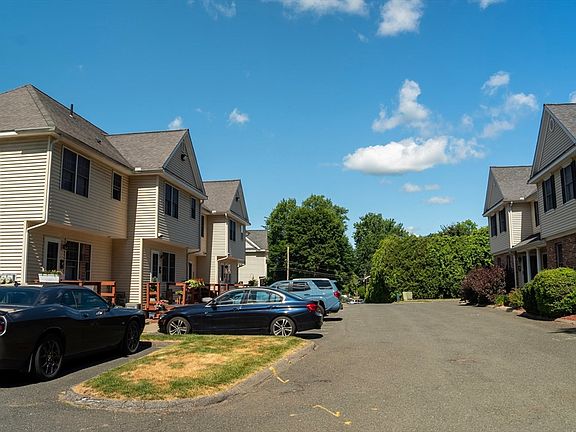 4th image of 138 Main St Unit 9