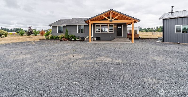 2nd image of 193 Schoolhouse Road