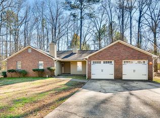 5913 Summerglenn Ln, Atlanta, GA 30349