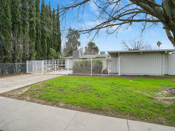 2224 Florin Rd, Sacramento, CA 95822