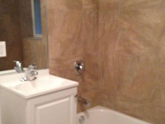 5th image of 2137 W Ainslie St #1