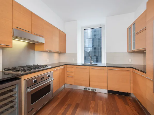 10 West End Avenue image 3 of 10