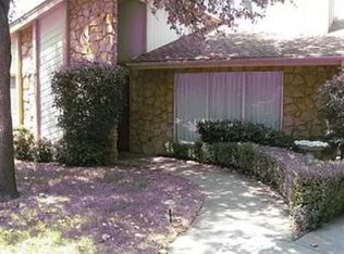200 Hollyhill Ln, Denton, TX 76205