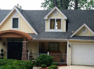 3705 E Lake Shore Dr, Wonder Lake, IL 60097