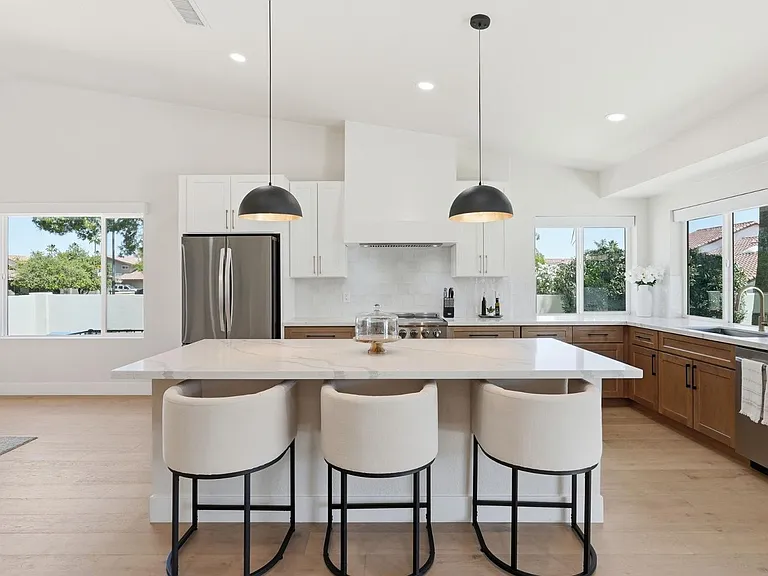 5623 E Claire Dr — Photo 14