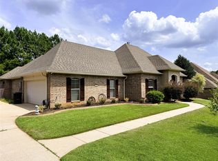 1737 Turning Leaf Trl, Haughton, LA 71037